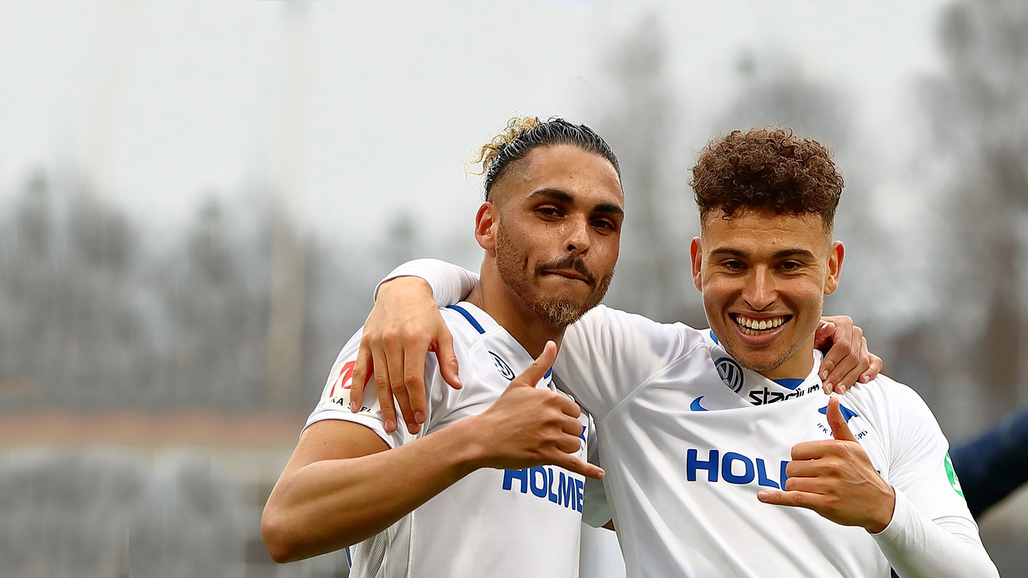 Alexander Jacobsen och en annan glad spelare i IFK Norrköping